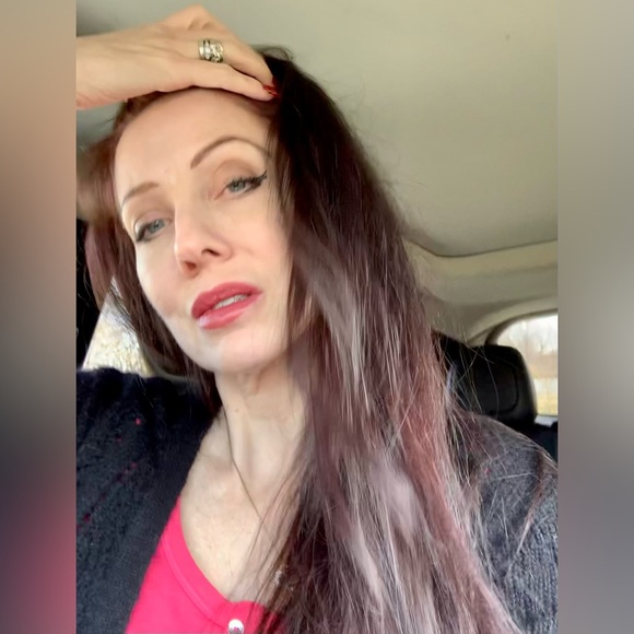 Meet your Posher, Laura - Picture 2 of 11